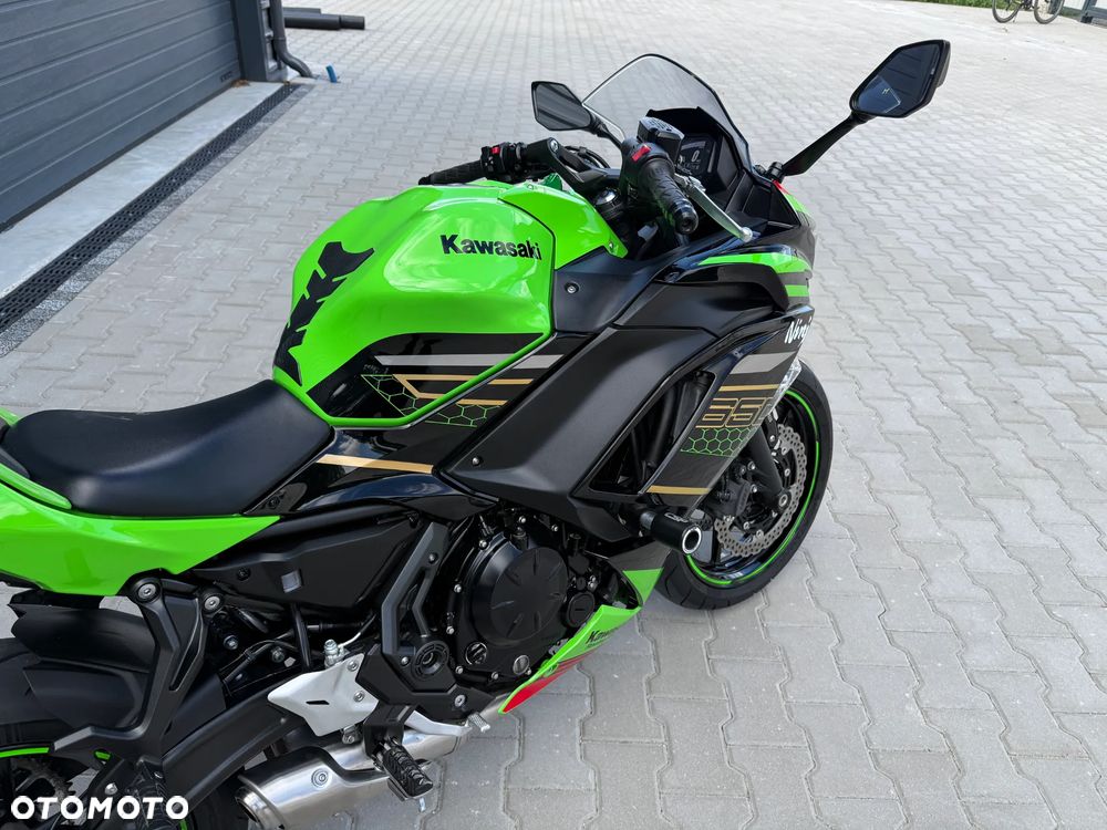 Kawasaki Ninja - 25