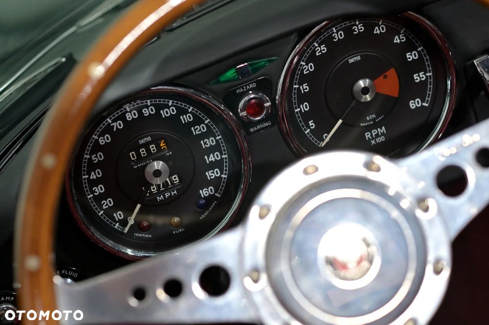 Jaguar E-Type - 15