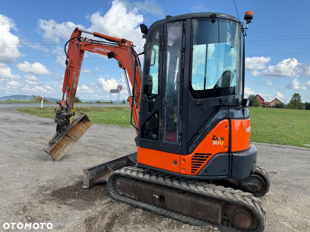 Hitachi Zx30 - 4