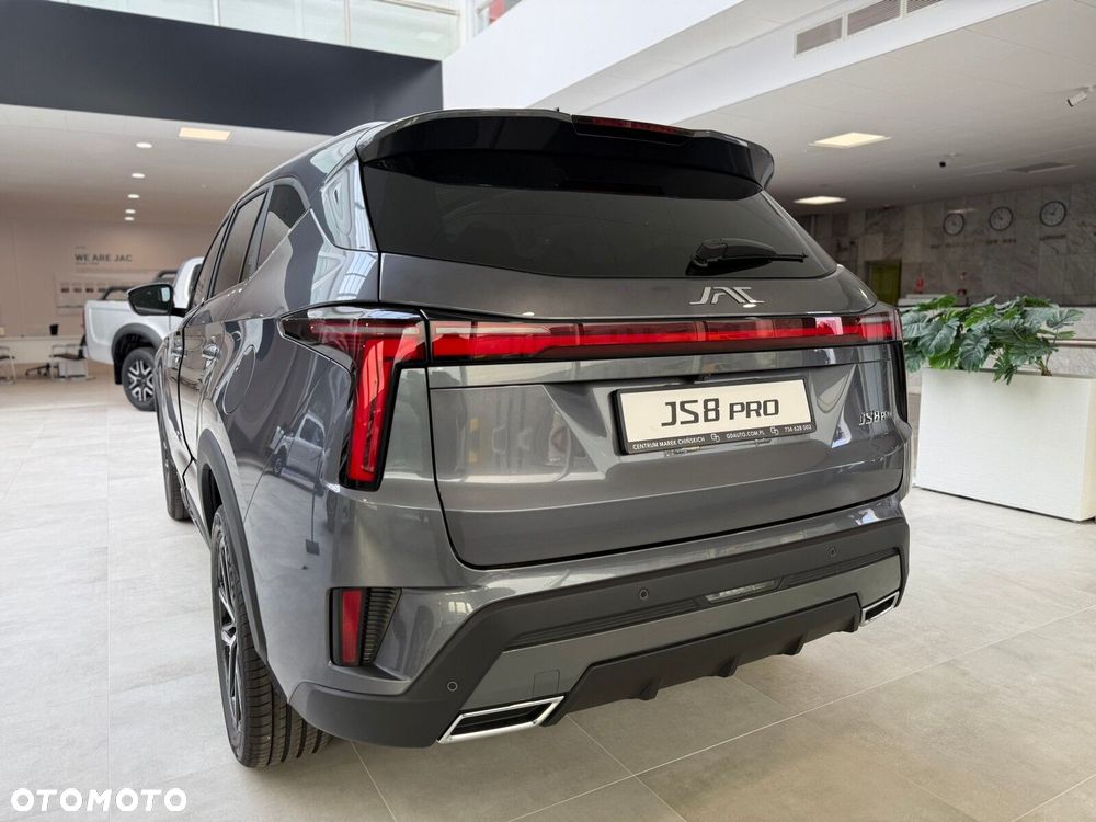 JAC JS8 - 24
