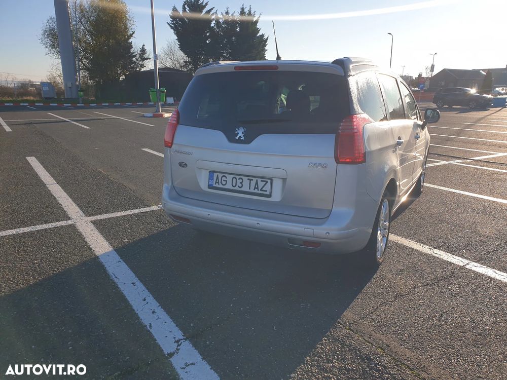 Peugeot 5008 1.6 HDI Confort Pack - 4