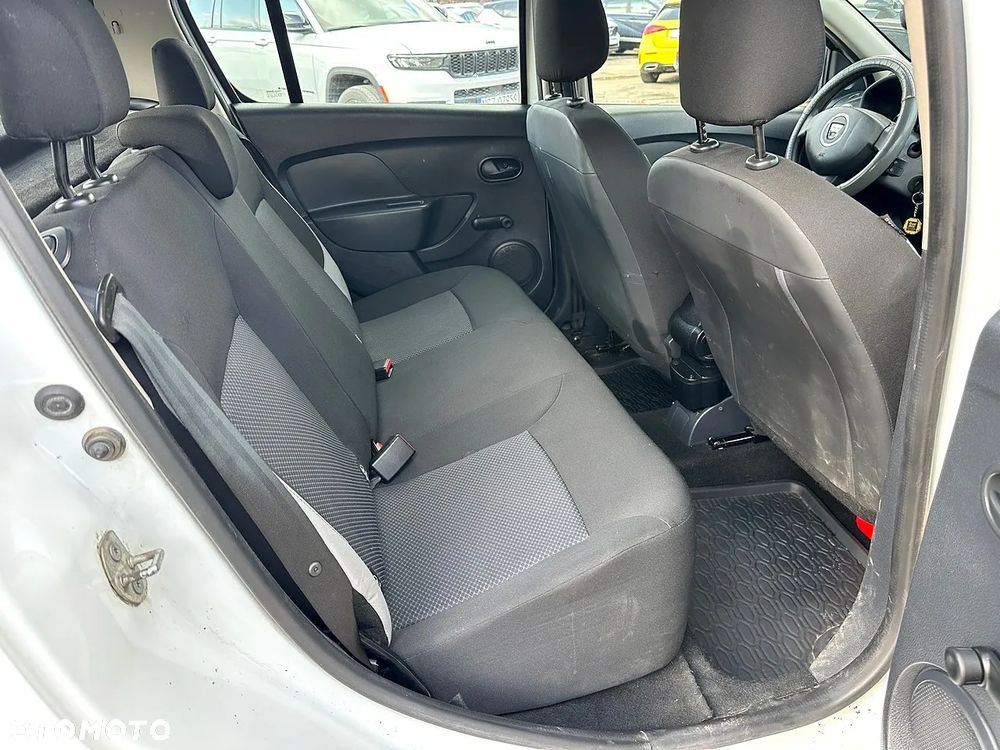 Dacia Sandero 1.5 dCi Laureate S&S - 11
