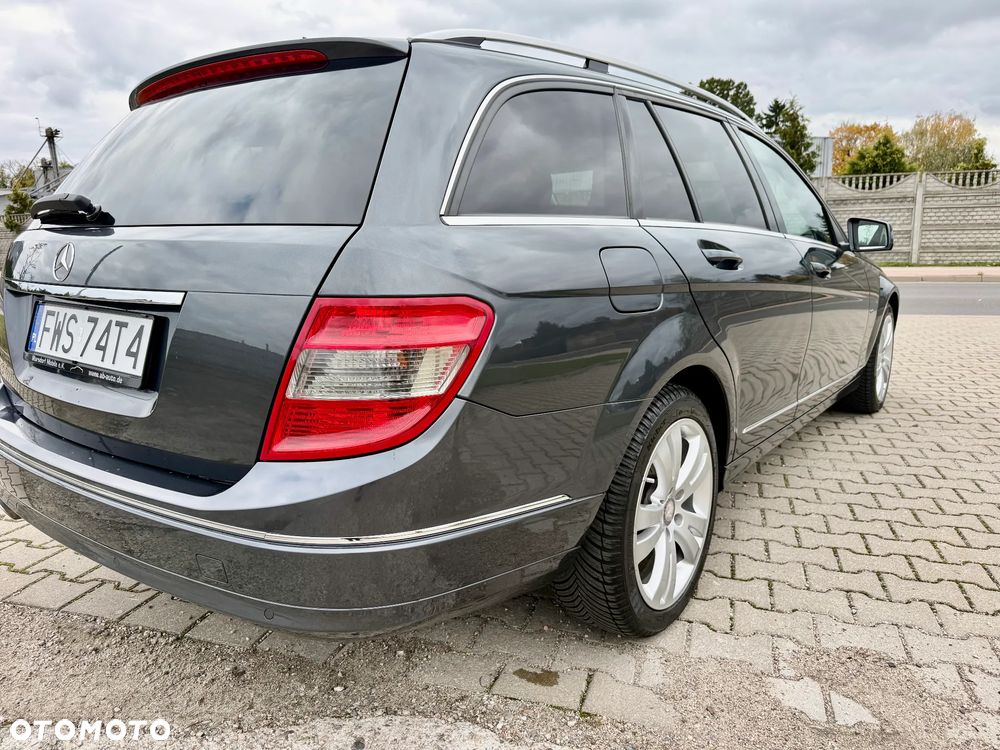 Mercedes-Benz Klasa C 250 CGI T Automatik BlueEFFICIENCY Avantgarde - 21