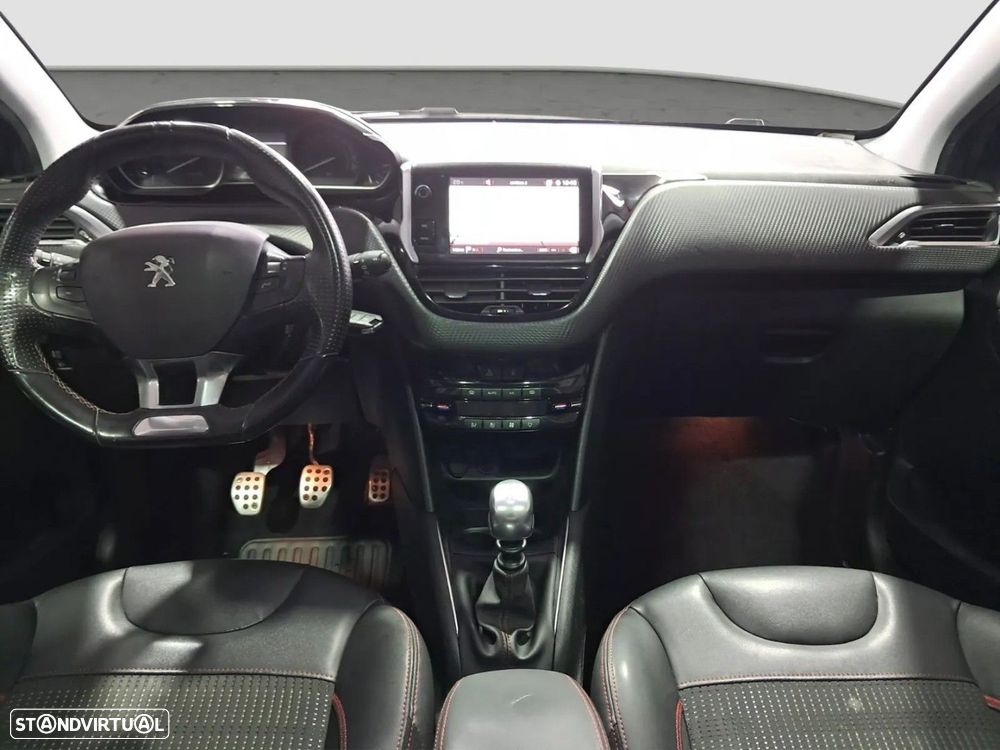 Peugeot 208 2018 photo 5