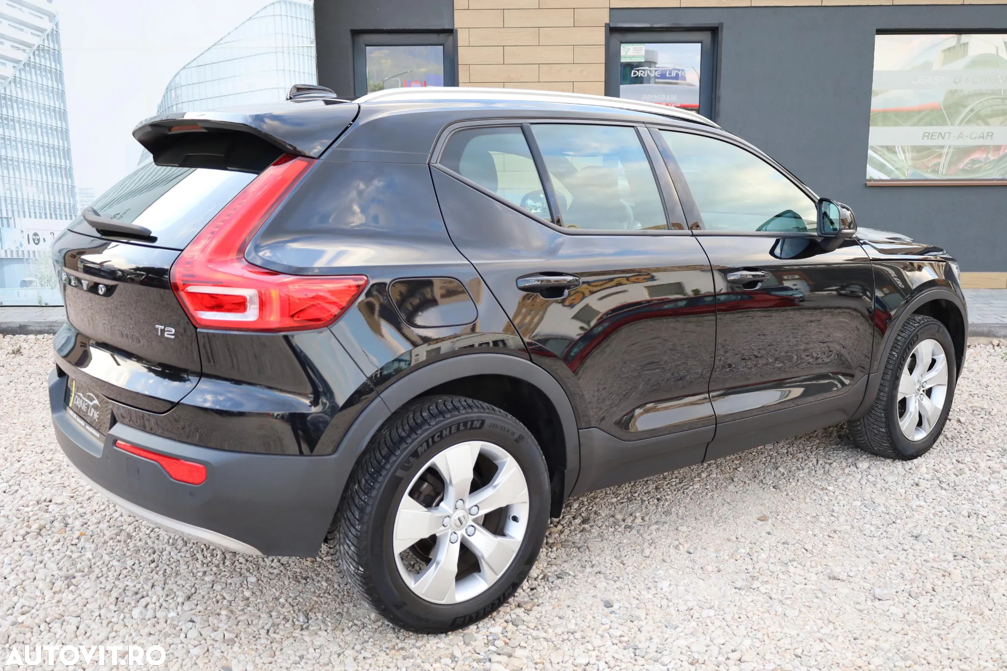 Volvo XC 40 T2 AT8 Momentum - 4