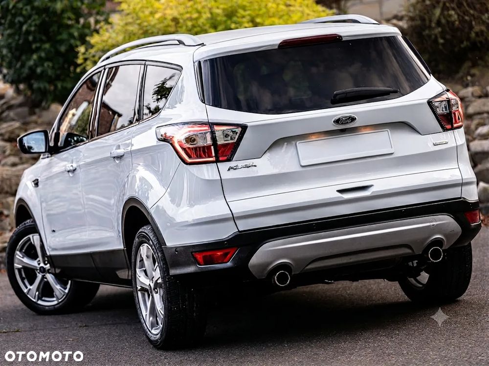 Ford Kuga 1.5 EcoBoost 4WD Titanium Plus - 4
