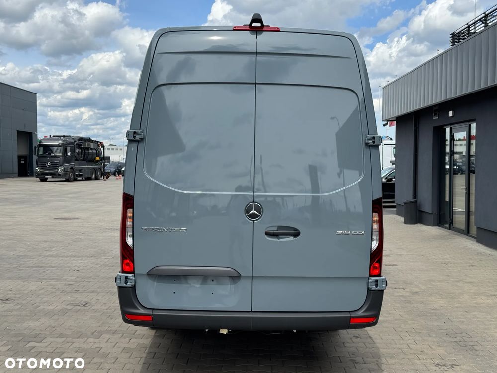 Mercedes-Benz Sprinter - 6