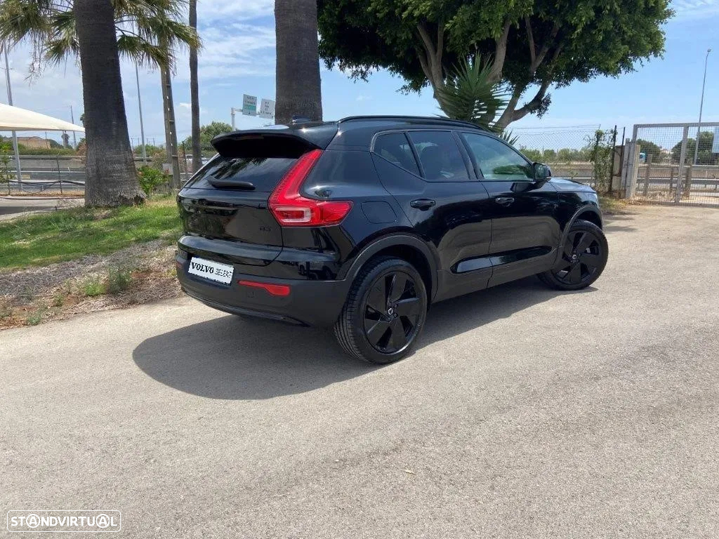 Volvo XC 40 2.0 B3 Black Edition - 25