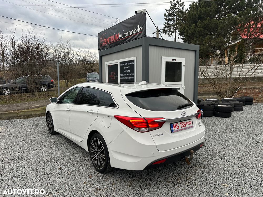 Hyundai i40 Kombi 1.7 CRDi DCT Premium - 11