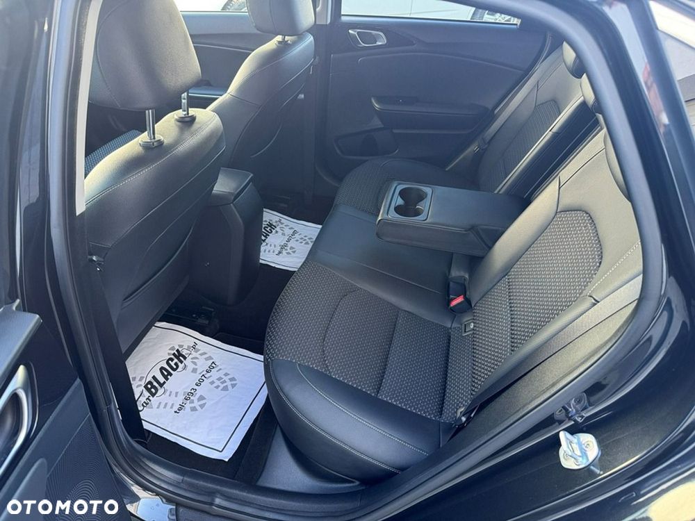 Kia Ceed - 23
