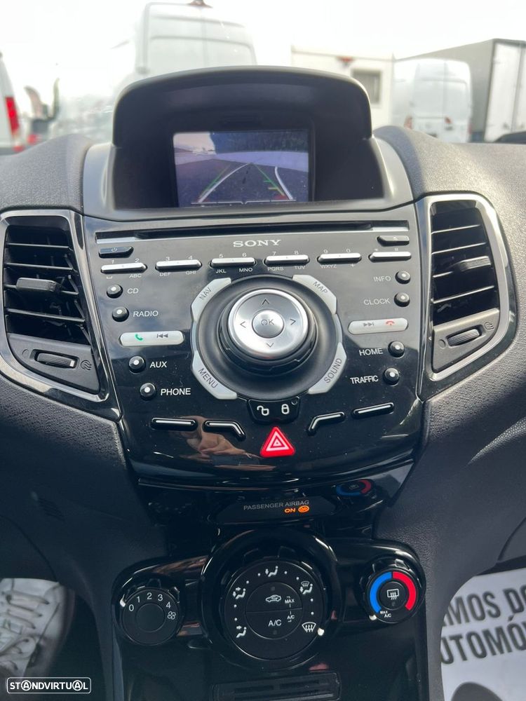 Ford Fiesta 1.5 TDCi Titanium - 31