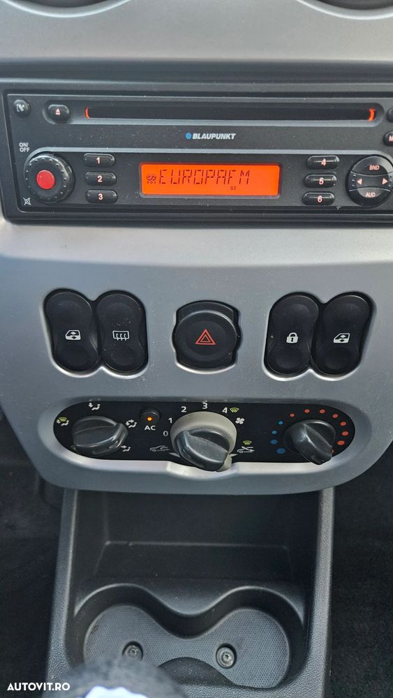 Dacia Logan 1.6 16V Laureate - 10