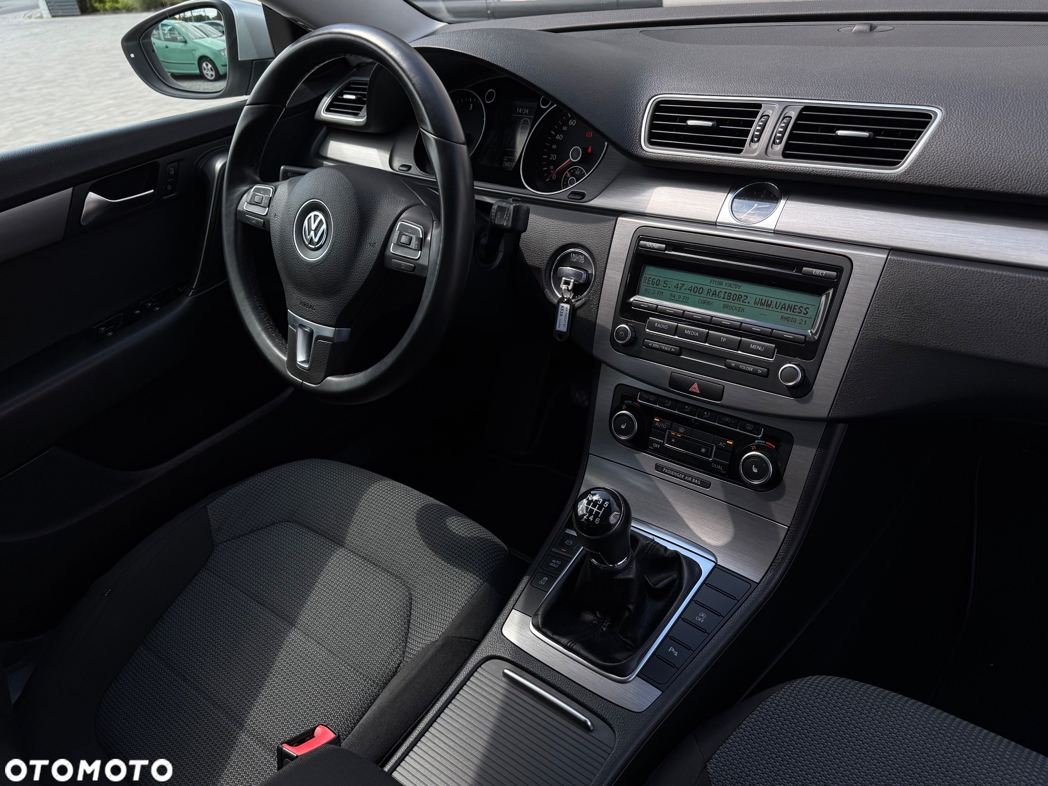 Volkswagen Passat 2.0 TDI Comfortline - 28