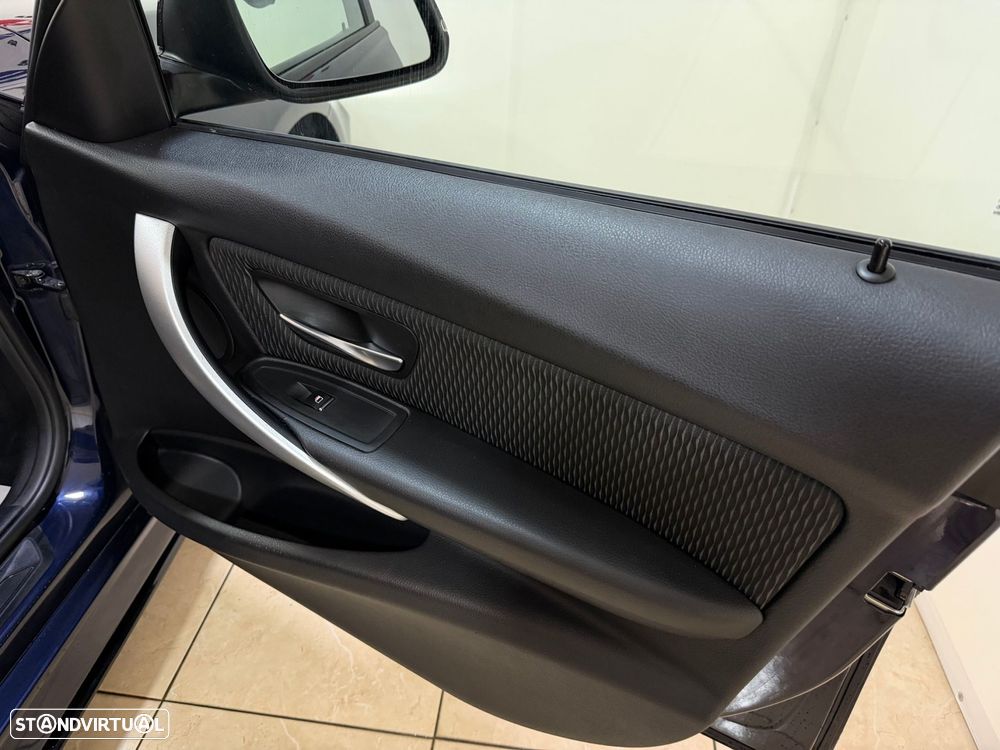 BMW 316 d Line Sport - 43