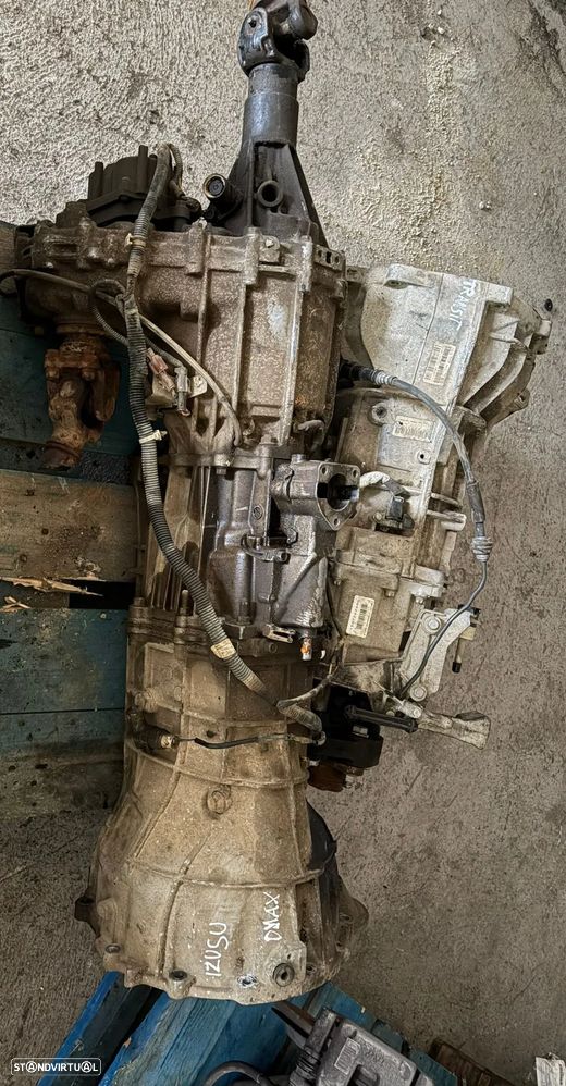 Caixa de Velocidades/Caixa de Transferências Isuzu D Max 2.5 2007 Ref: 4JK1 - 1