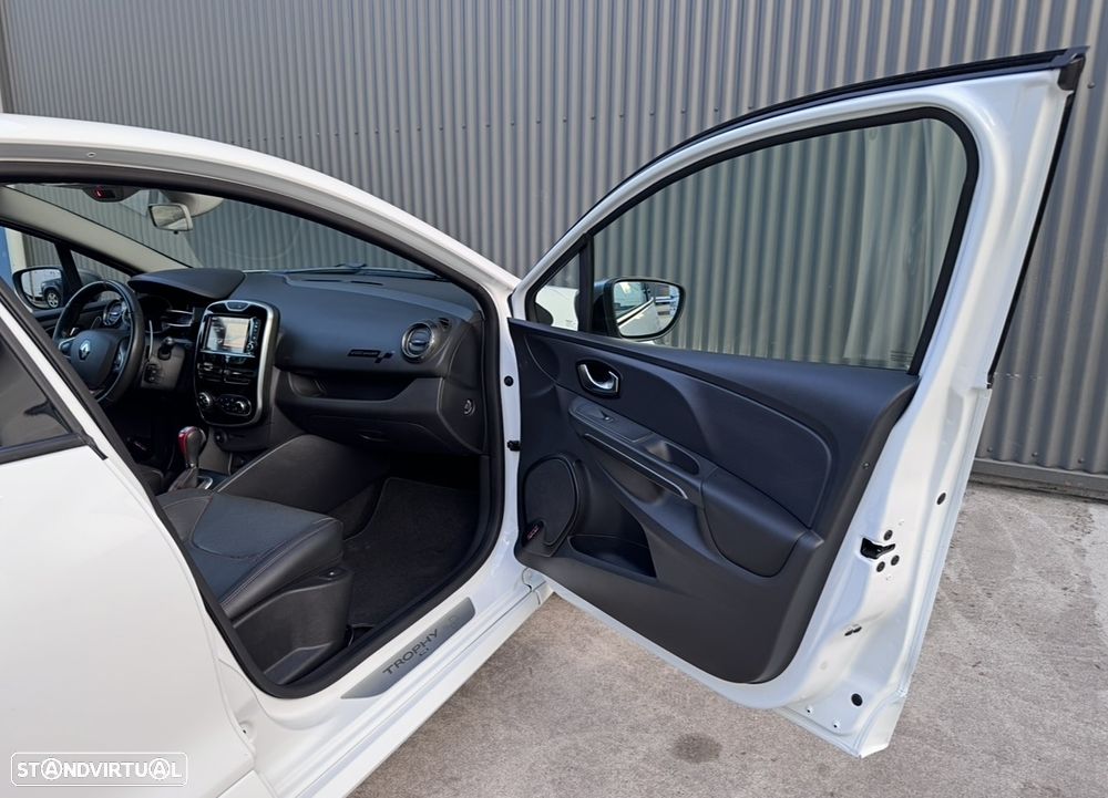 Renault Clio TCe 220 EDC R.S. Trophy - 20