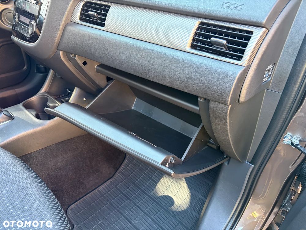 Mitsubishi Outlander 2.0 Intense 2WD - 19