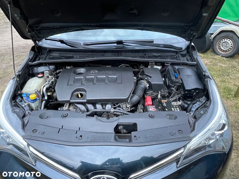 Toyota Avensis 1.8 Premium - 16