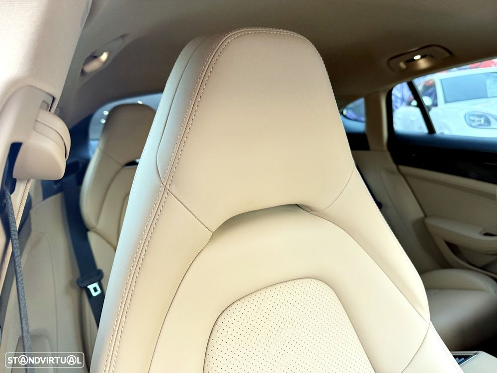 Porsche Panamera 4 E-Hybrid Platinum Edition - 38