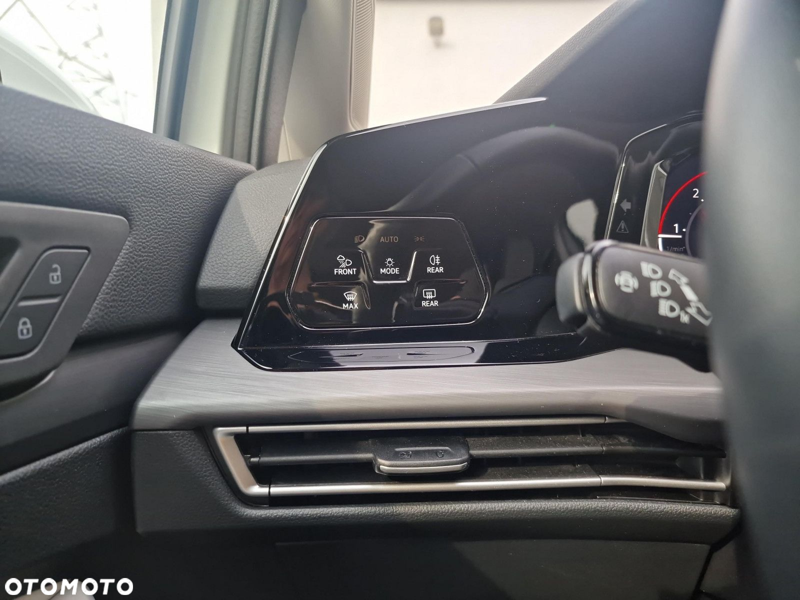 Volkswagen Golf - 25