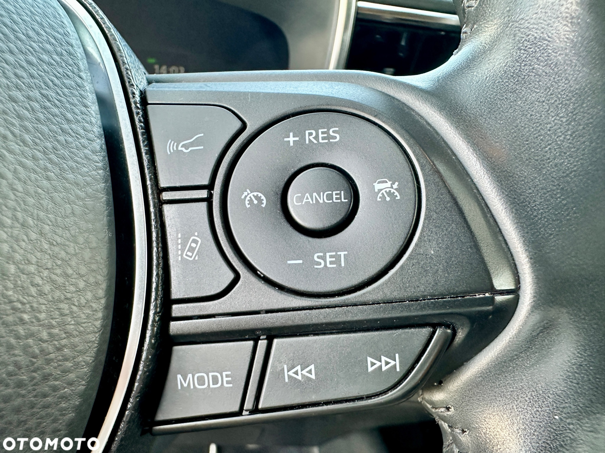 Toyota Corolla 2.0 Hybrid Style - 18