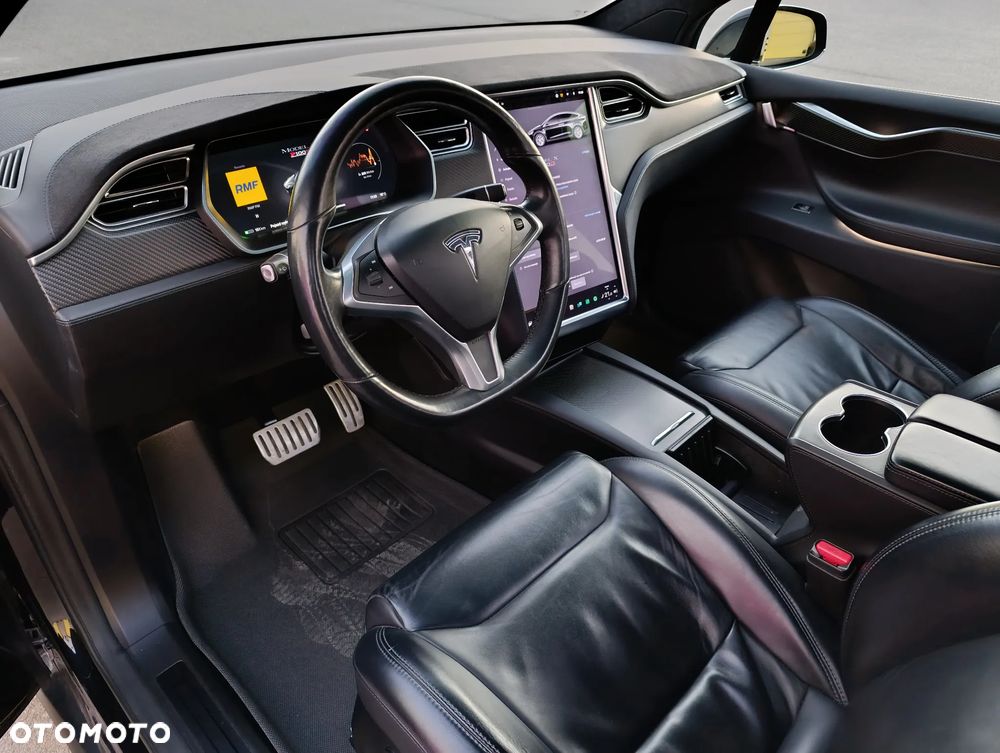 Tesla Model X - 3