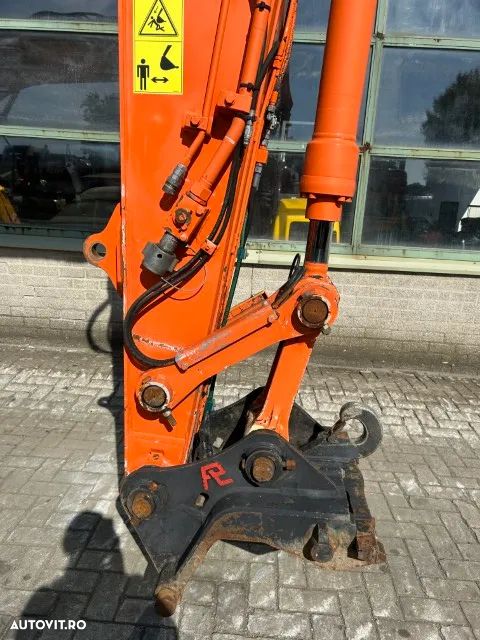 Hitachi ZX135US-6 - 14