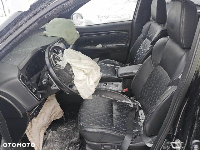 Mitsubishi Outlander Intense + - 6