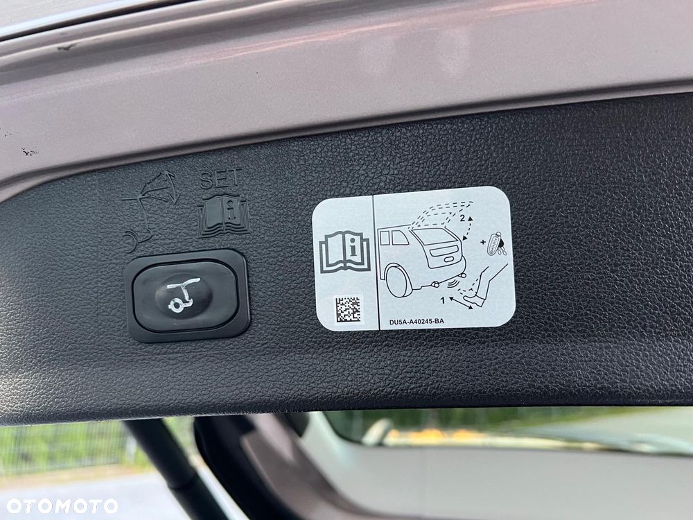Ford Kuga - 25