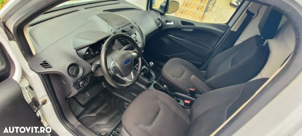 Ford Tourneo Courier - 13