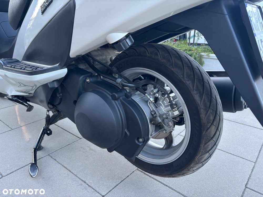 Suzuki Burgman - 9