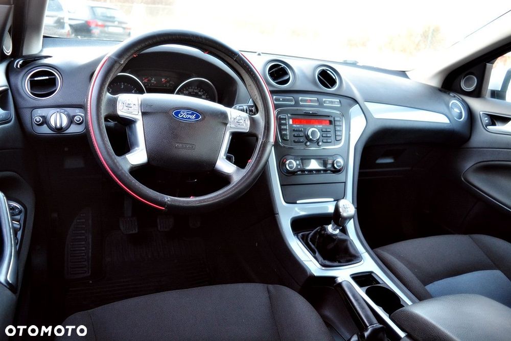 Ford Mondeo 2.0 TDCi Ambiente - 16
