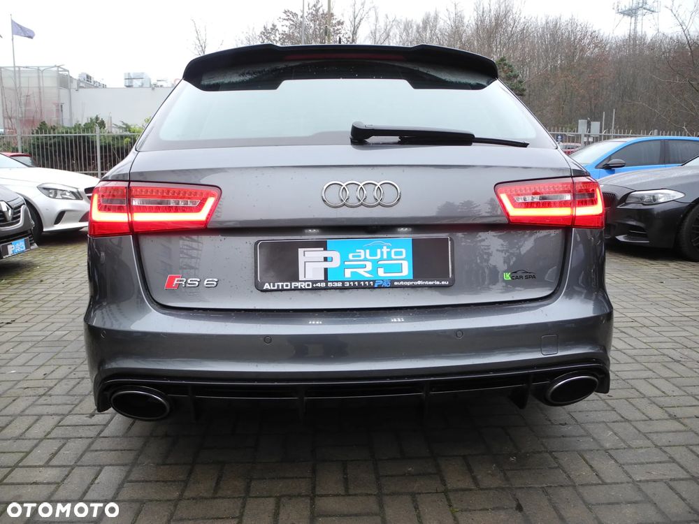 Audi RS6 Avant - 8