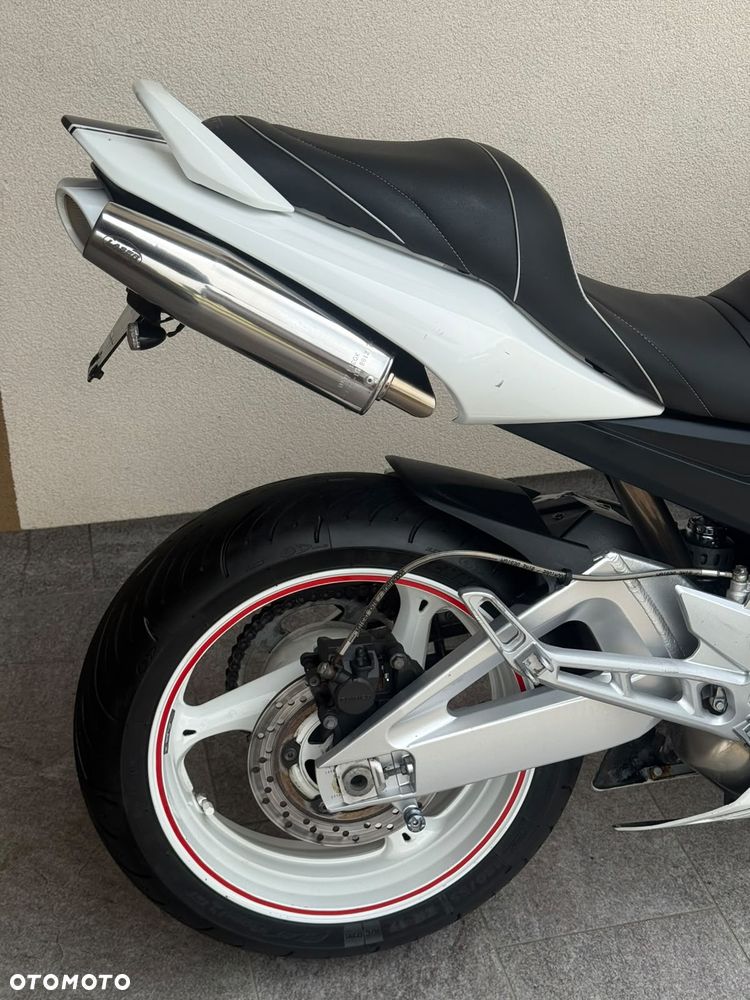 Suzuki GSR - 7