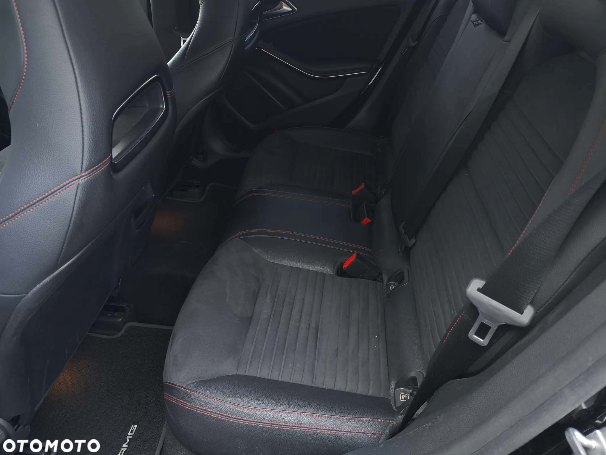 Mercedes-Benz CLA 200 7G-DCT AMG Line - 16