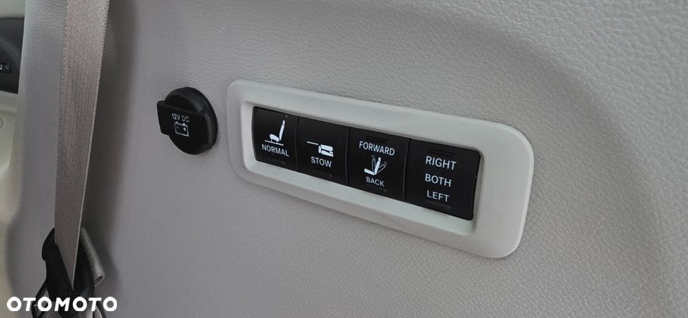 Chrysler Pacifica - 37