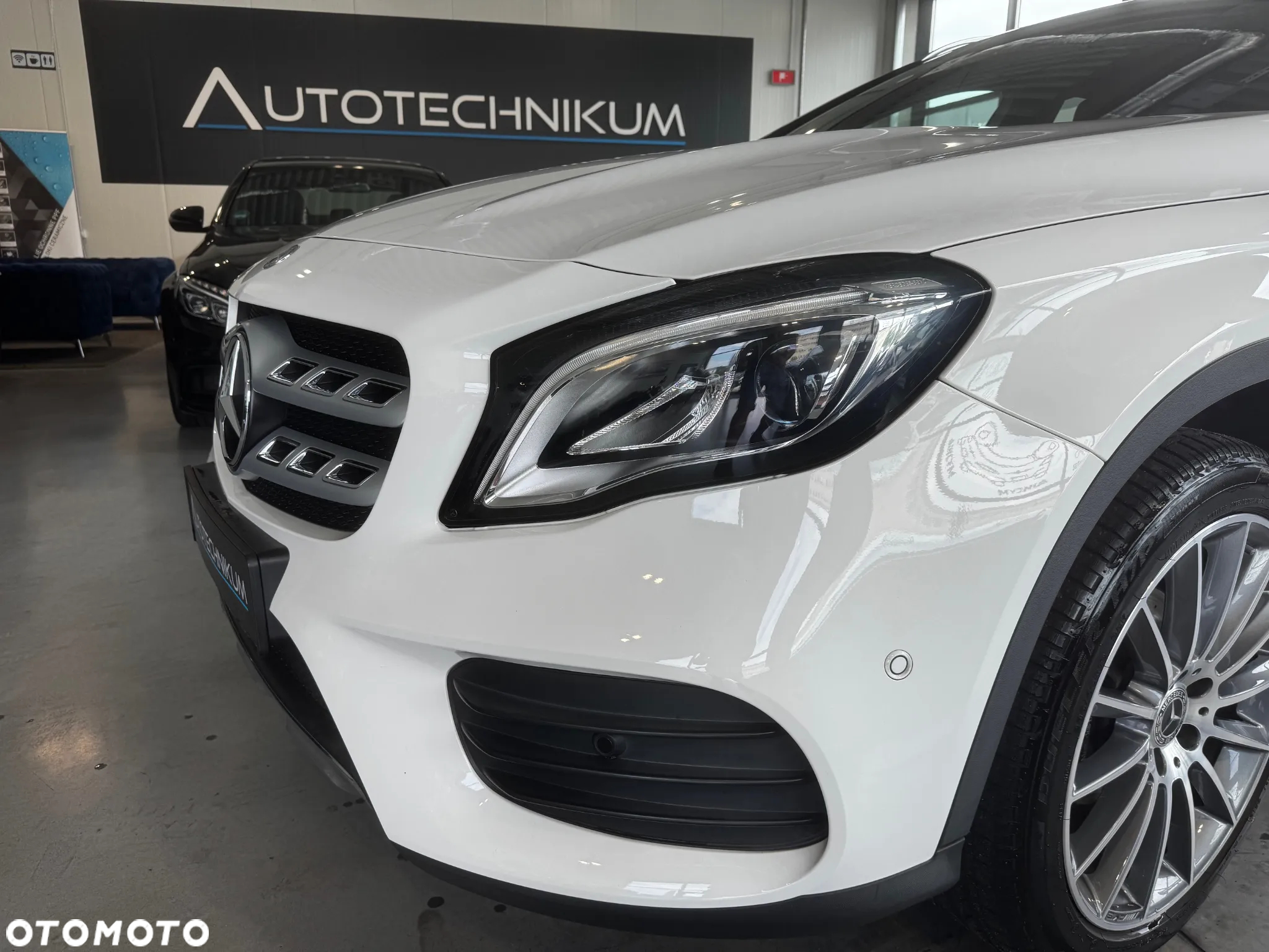 Mercedes-Benz GLA 200 7G-DCT AMG Line - 10