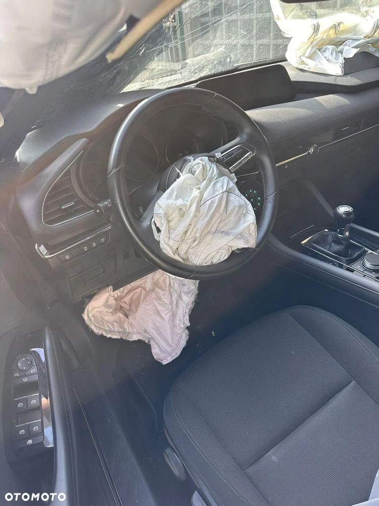 Mazda 3 e-SKYACTIV-G 2.0 M HYBRID - 5