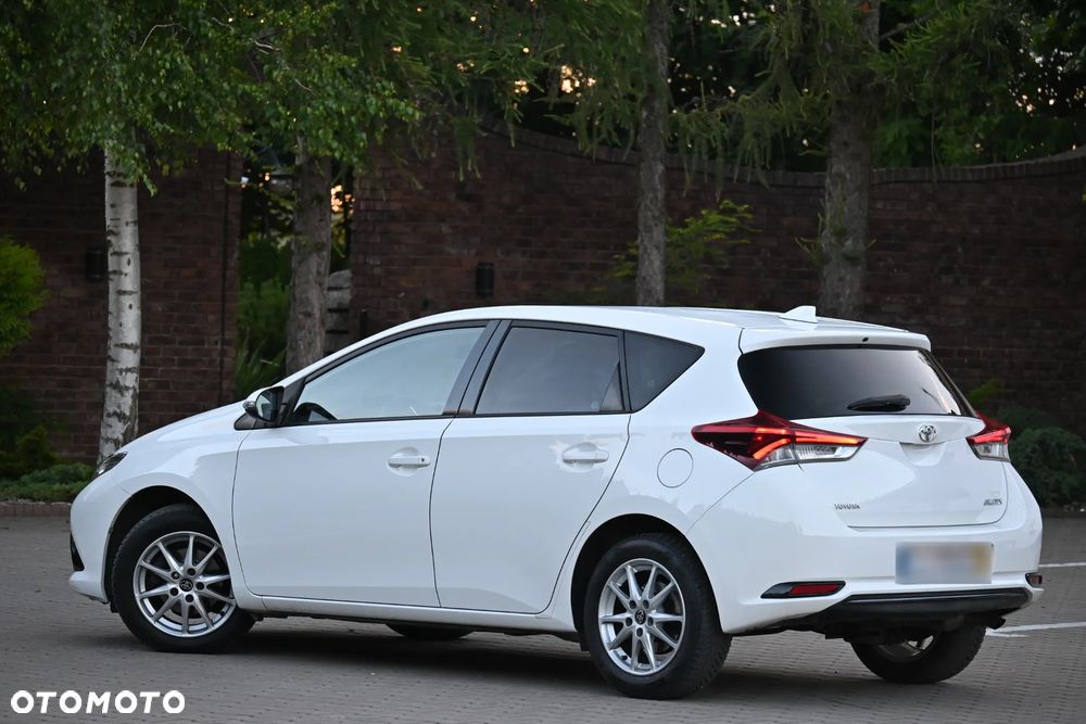 Toyota Auris 1.33 VVT-i Premium + - 14