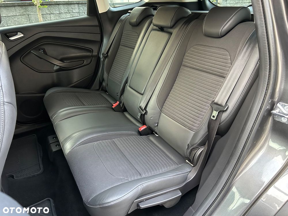 Ford Kuga 2.0 TDCi 4x4 Titanium - 26