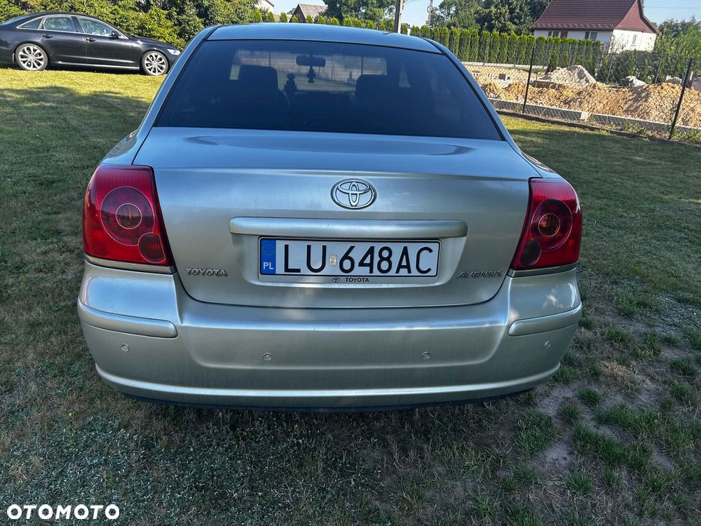 Toyota Avensis 1.8 VVT-i Sol - 4