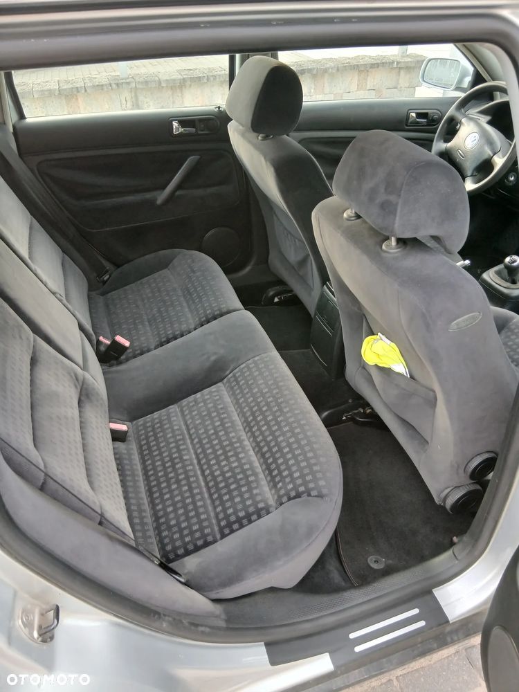 Volkswagen Passat 2.0 Basis - 12