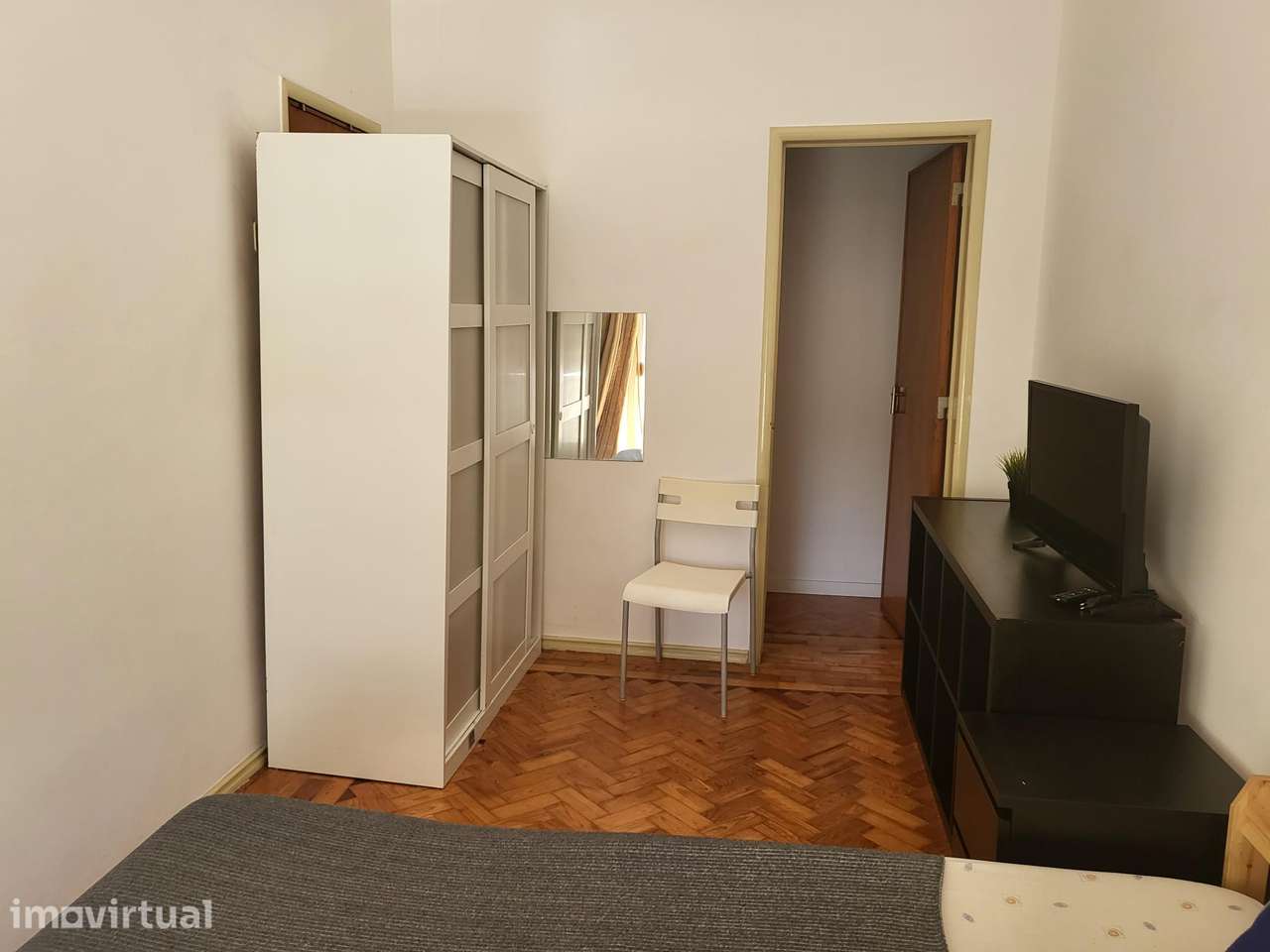 Quarto Individual Moscavide com Varanda - Grande imagem: 3/5
