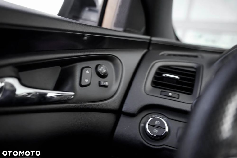 Opel Insignia 2.0 CDTI Cosmo S&S - 26