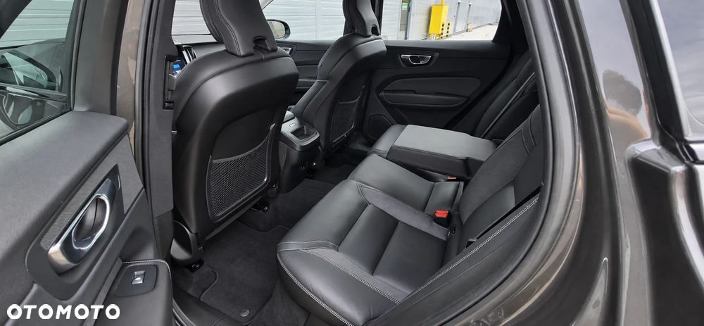 Volvo XC 60 B4 D Geartronic RDesign - 11