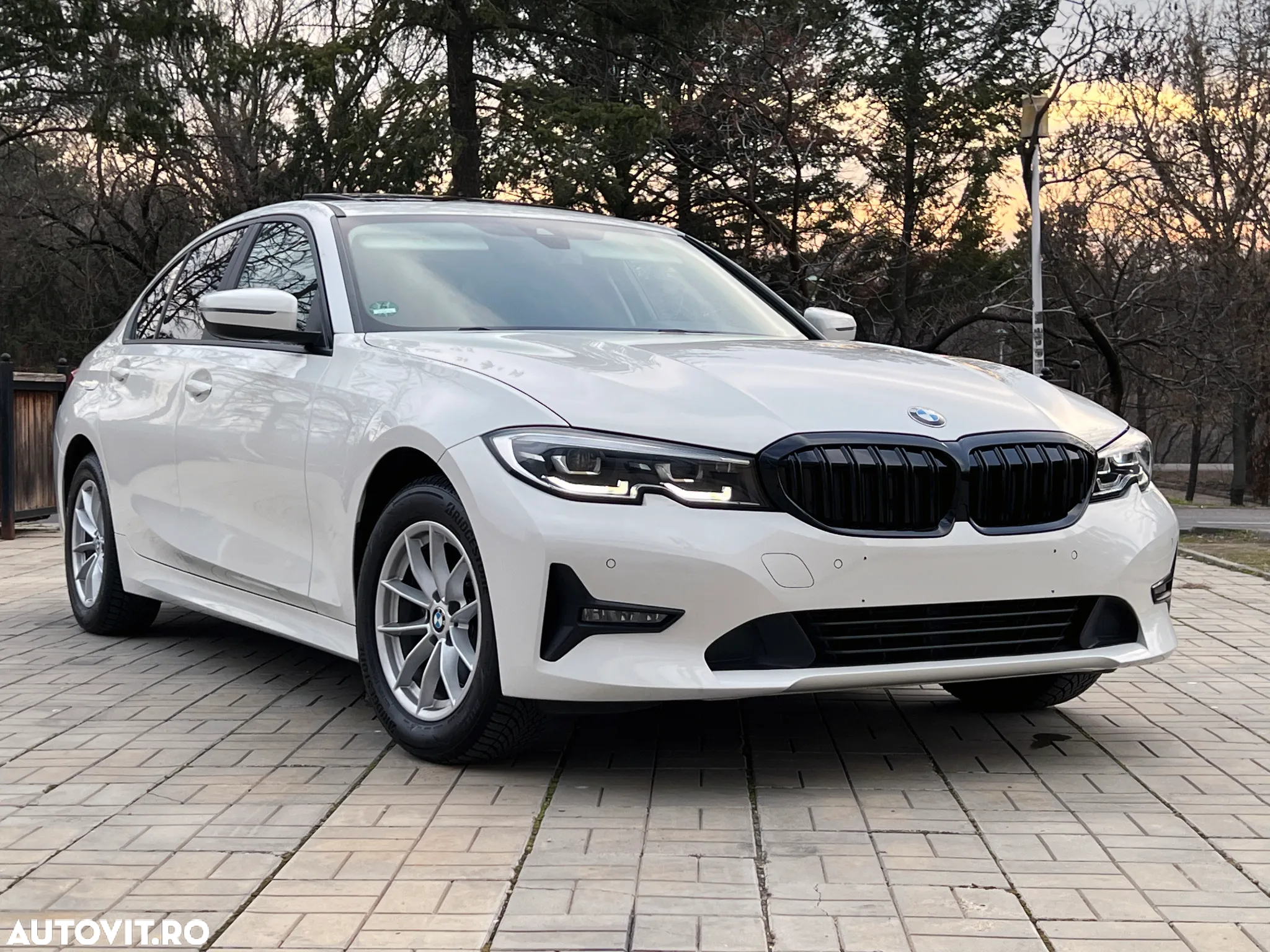BMW Seria 3 320i AT - 10