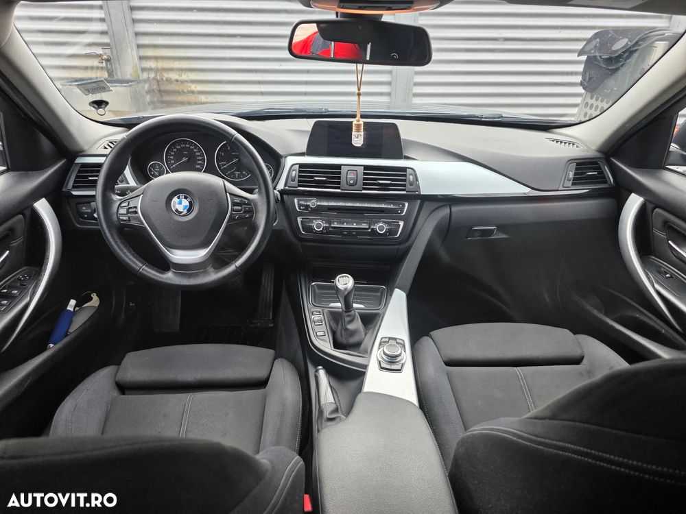 BMW Seria 3 318d - 11