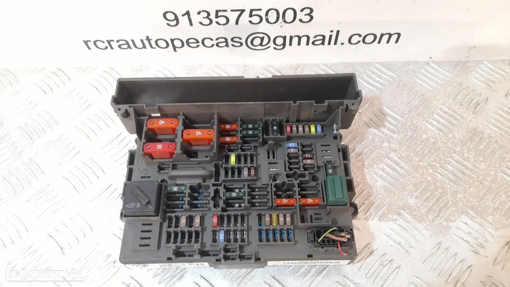 CAIXA FUSIVEIS FICHAS RELE BMW SERIE E91 TOURING 61149119446 9119446 61149119445 9119445 SERIE 3 E90 E92 COUPE E93 CABRIO SERIE 1 E81 E82 COUPE E87 E88 CABRIO X1 E84 X3 F25 Z4 E89 TAMPA CAIXA FUSIVEIS PAINEL COMANDO CONTROLO - 2