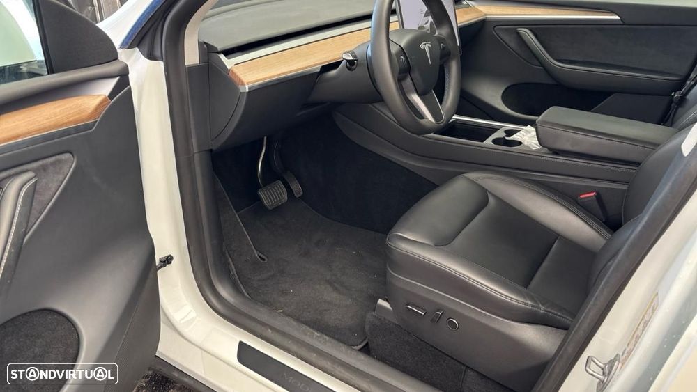 Tesla Model Y Long Range Dual Motor AWD - 7