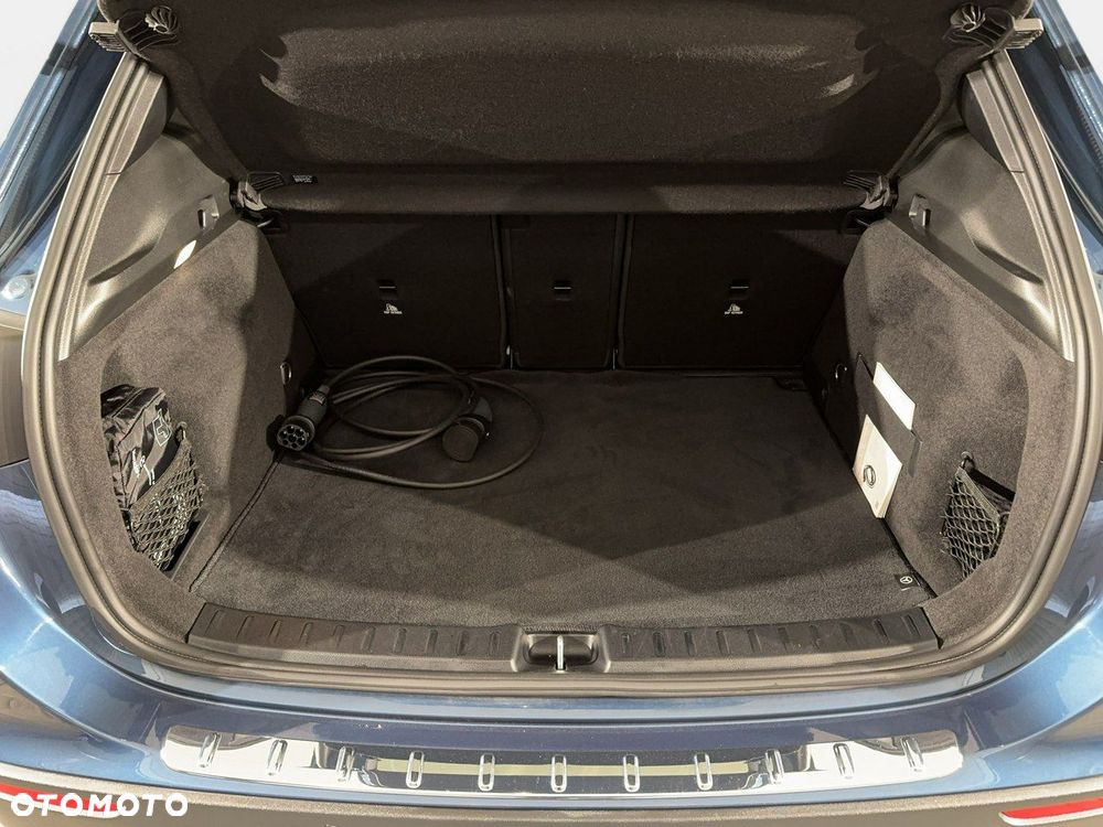 Mercedes-Benz GLA - 17